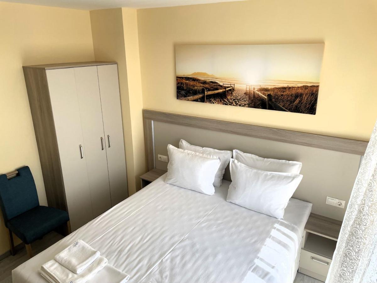 Sea View Apartment Free Parking Приморско Екстериор снимка