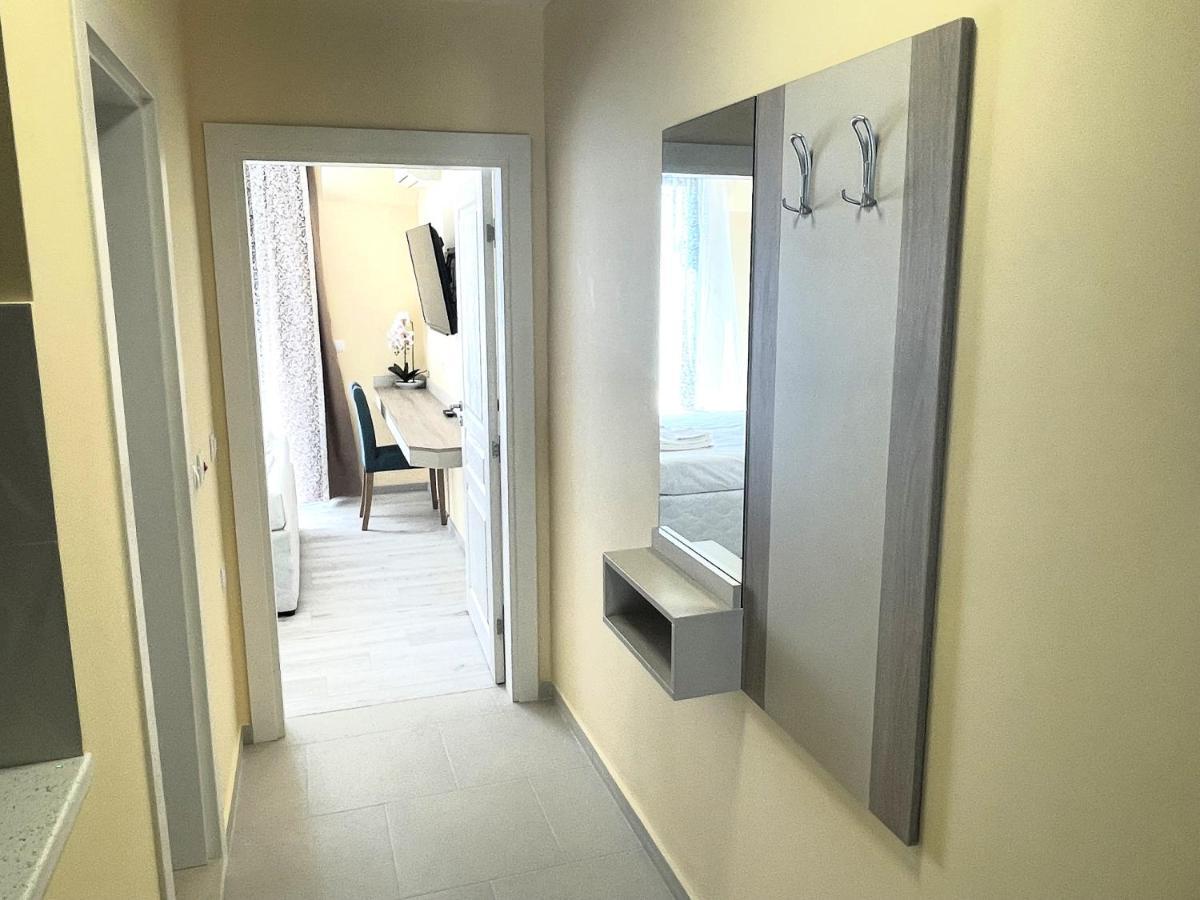 Sea View Apartment Free Parking Приморско Екстериор снимка
