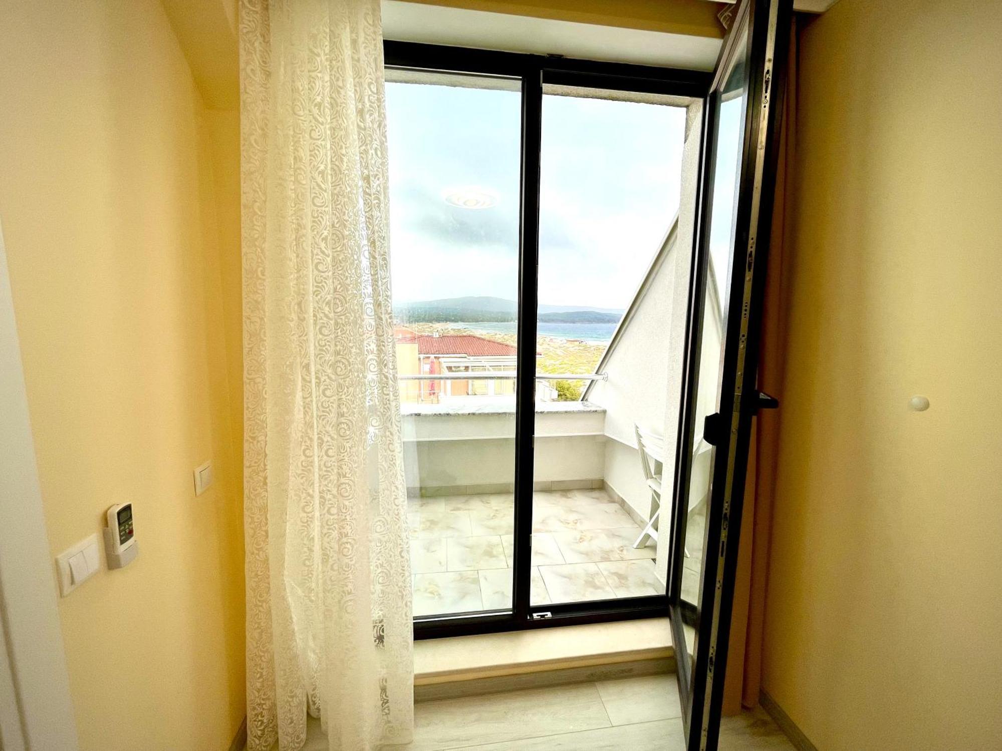 Sea View Apartment Free Parking Приморско Екстериор снимка