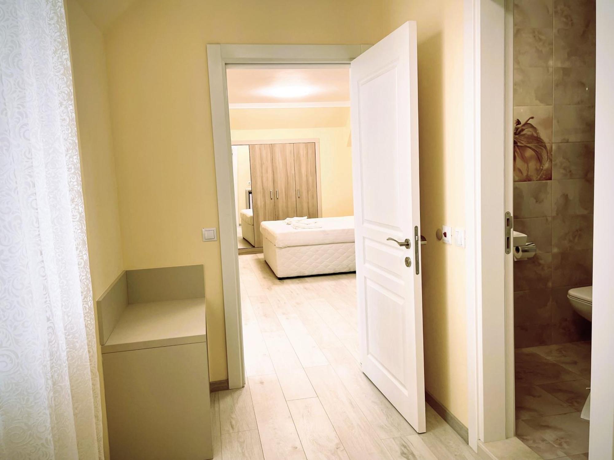 Sea View Apartment Free Parking Приморско Екстериор снимка