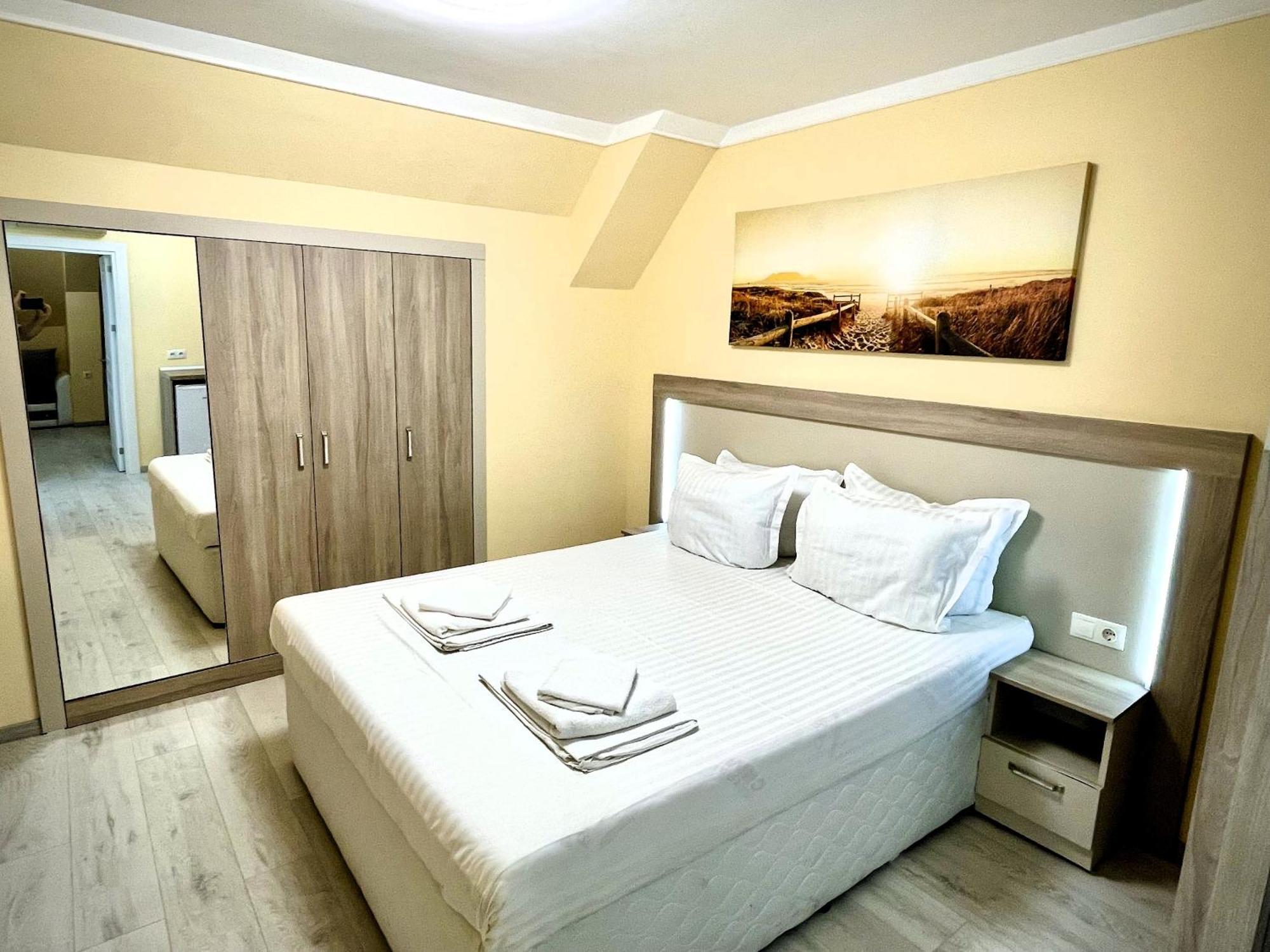 Sea View Apartment Free Parking Приморско Екстериор снимка